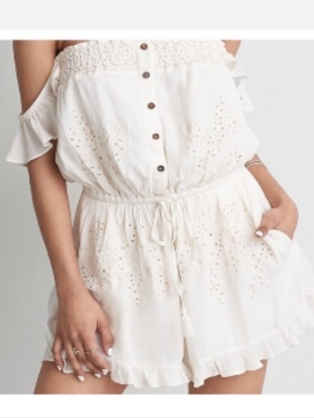 AE Cream Romper Xs - Picture 3 of 12